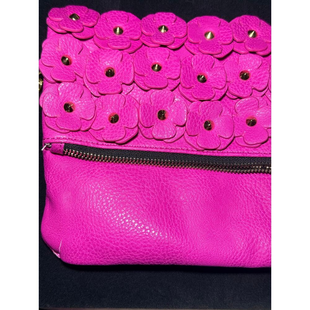 Gianni Bini NWT Hot Pink Floral Appliqué Crossbody Bag Gold Chain - Picture 4 of 15